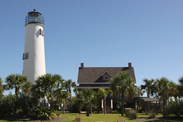 St. George Plantation lighthouse and building.